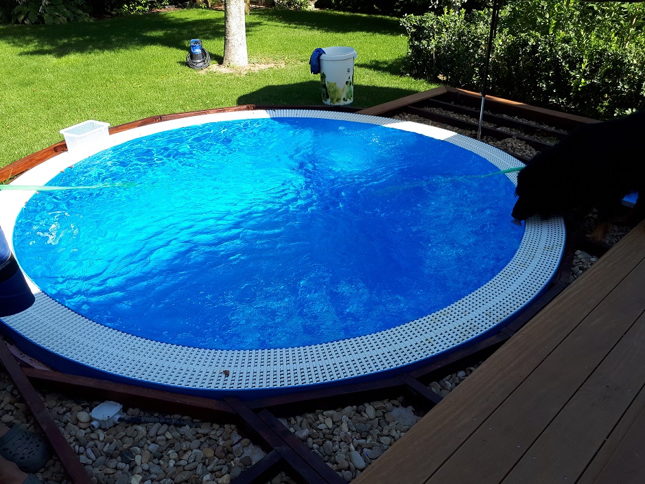 Kruhový přelivový bazén